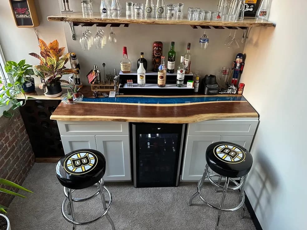 Bar top with straight edge profile